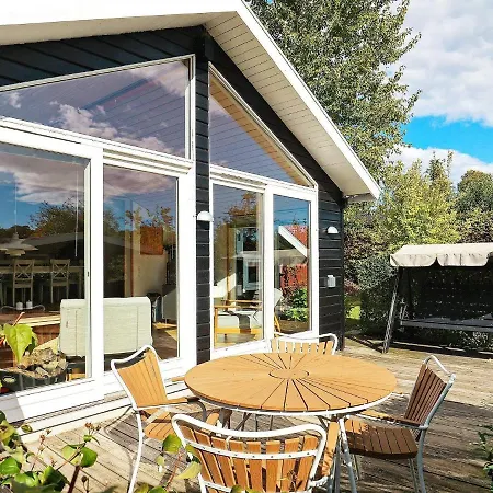 Holiday V Ferienhaus